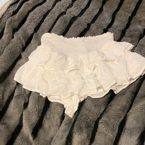 #569 Ruffled White Mini Skirt